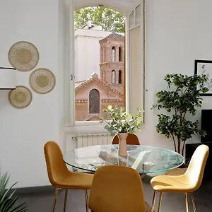  Apartment Tiberina